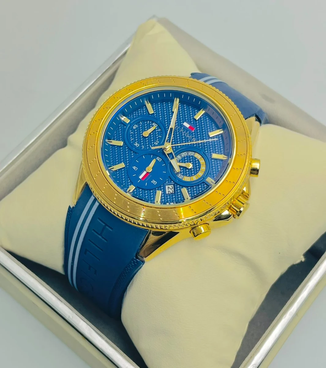 Montre bleu et doré